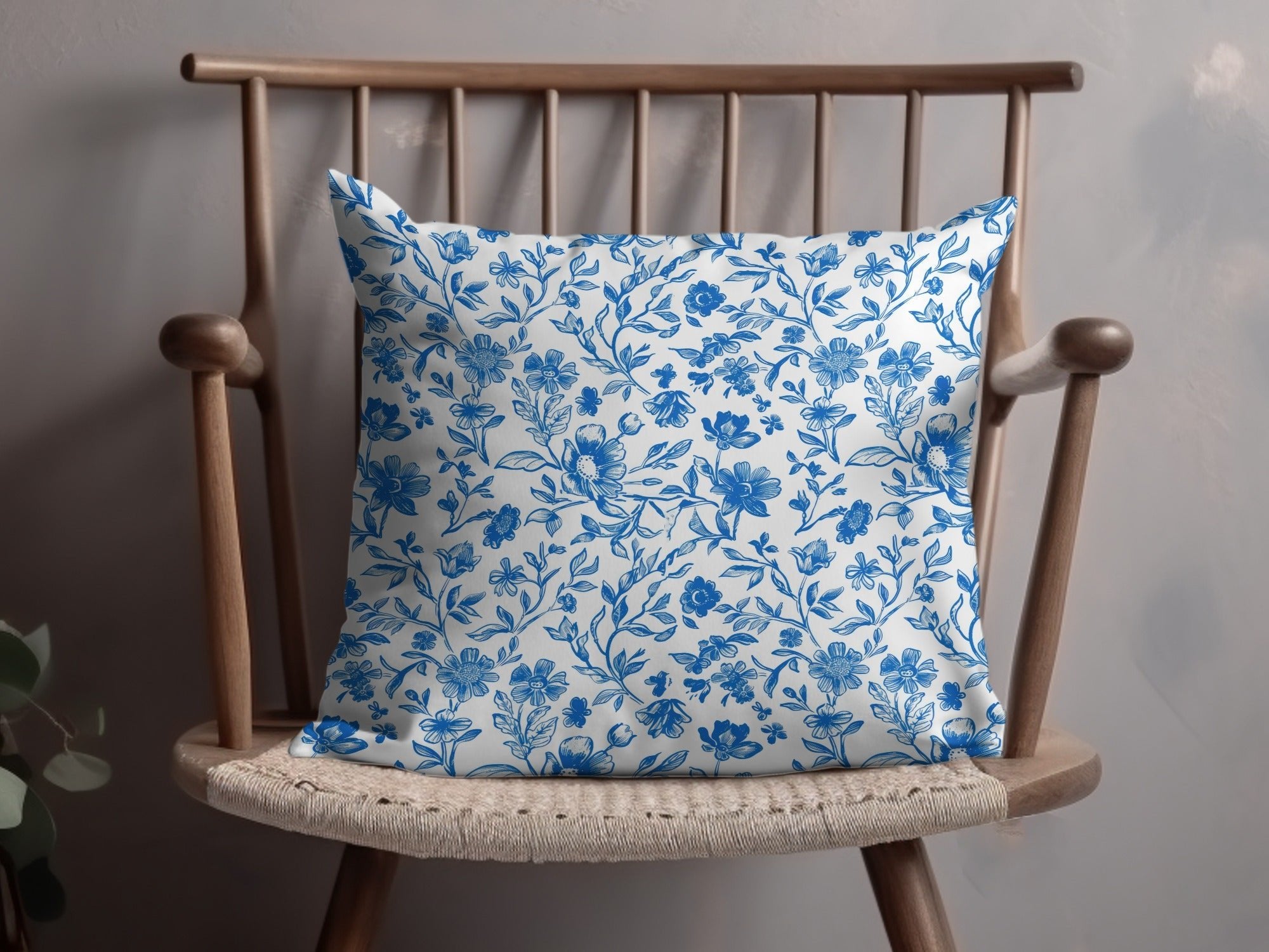 Seamless Chinoiserie Blue Botanical Floral Pattern Modern Seamless Toile Blue and White